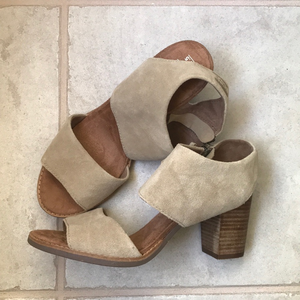 TOMS heels NWOT Size 7.5